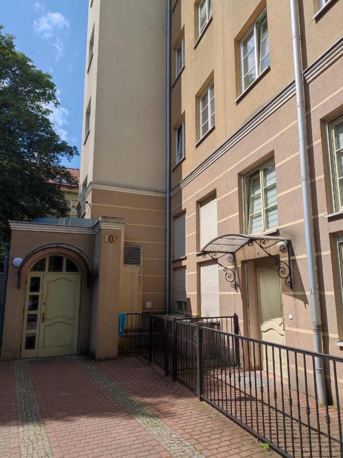 Apartament Przy Fontannie Neptuna グダニスク エクステリア 写真
