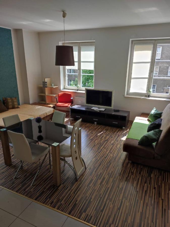 Apartament Przy Fontannie Neptuna グダニスク エクステリア 写真